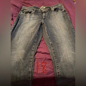 SIZE 18, CLASSIC STRAIGHT, LEVI STRAUSS: LADIES JEANS WORN ONCE.